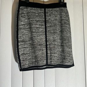 18- Ann Taylor Black/Gray Skirt